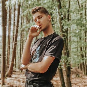 Meet your Posher, Florian